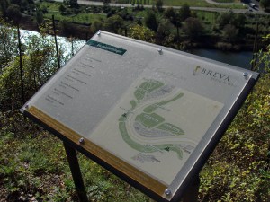 die schön gestalteten Hinweisschilder