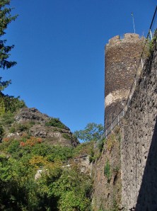 Blick von Burg Bischofstein auf den letzten Kletterpfad