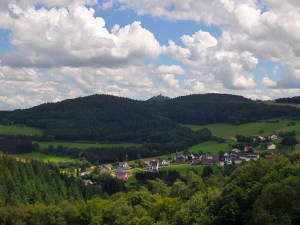 Blick auf Wimbach und die Nürburg