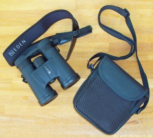 das Fernglas mit der mitgelieferten Tasche