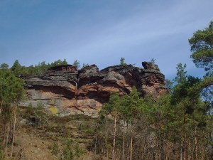 der markante Felsen von unten