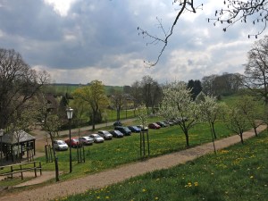 Parkplatz unterhalb der Erlöserkirche